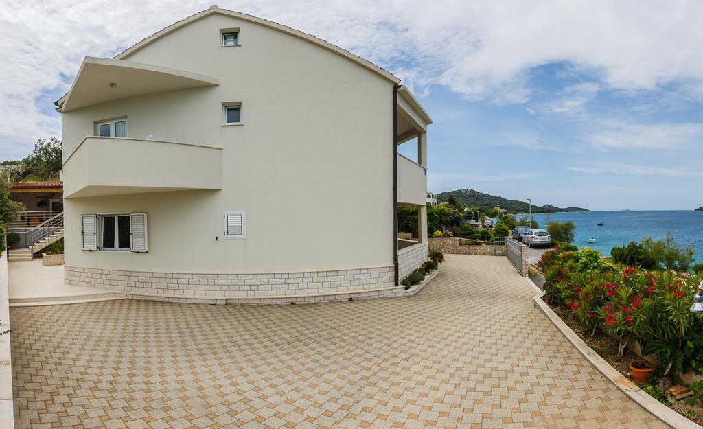 Apartments Rogulj Rogoznica  Buitenkant foto